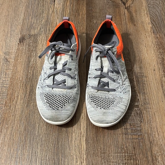 Nike women sneakers size 6 - Picture 2 of 6